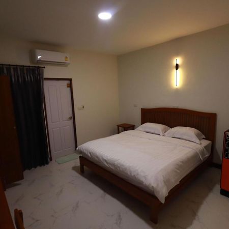 Bk Hotel Mae Sariang Exterior foto