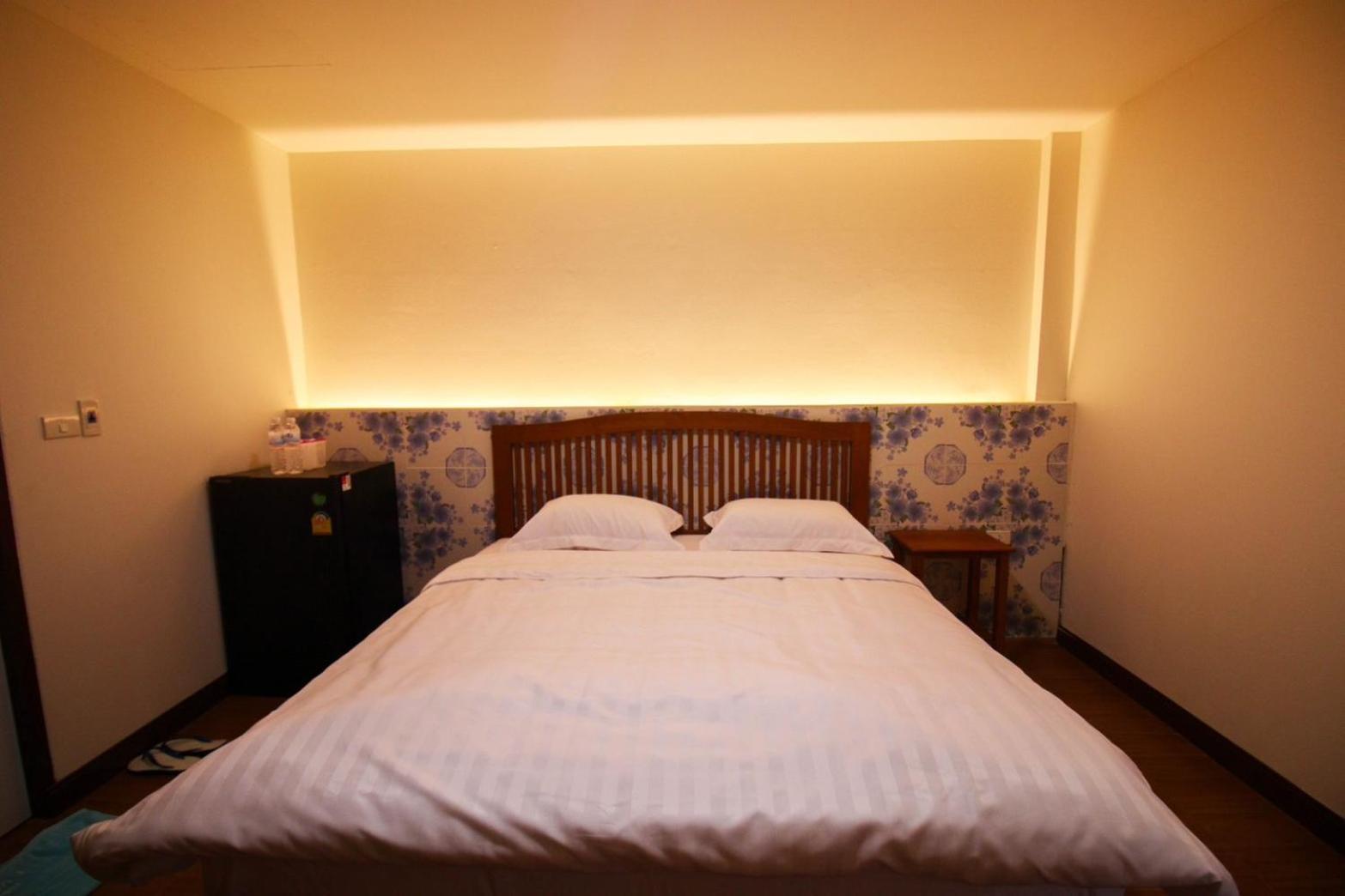 Bk Hotel Mae Sariang Exterior foto