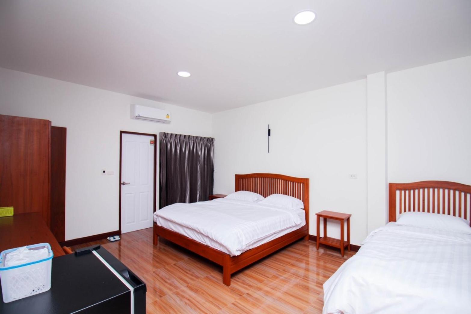 Bk Hotel Mae Sariang Exterior foto