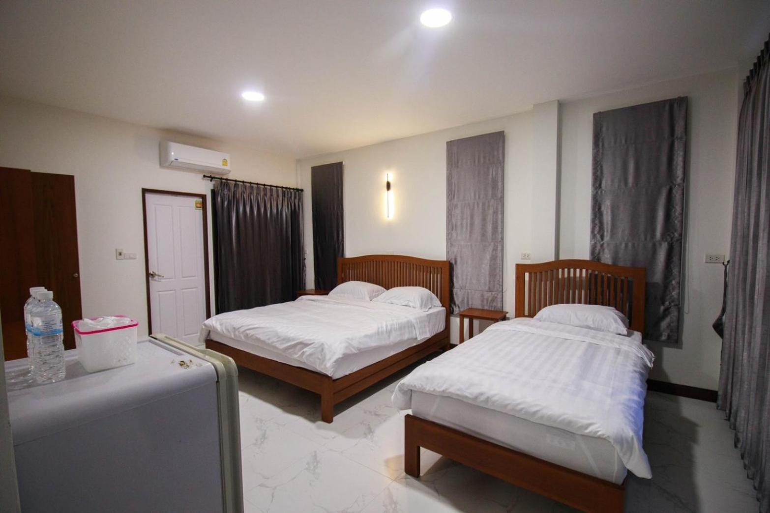 Bk Hotel Mae Sariang Exterior foto