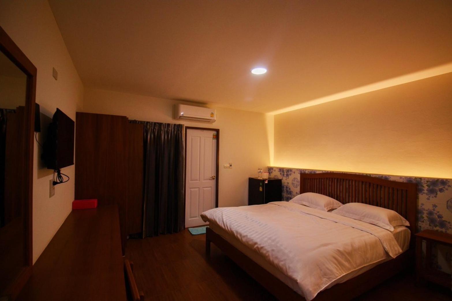 Bk Hotel Mae Sariang Exterior foto