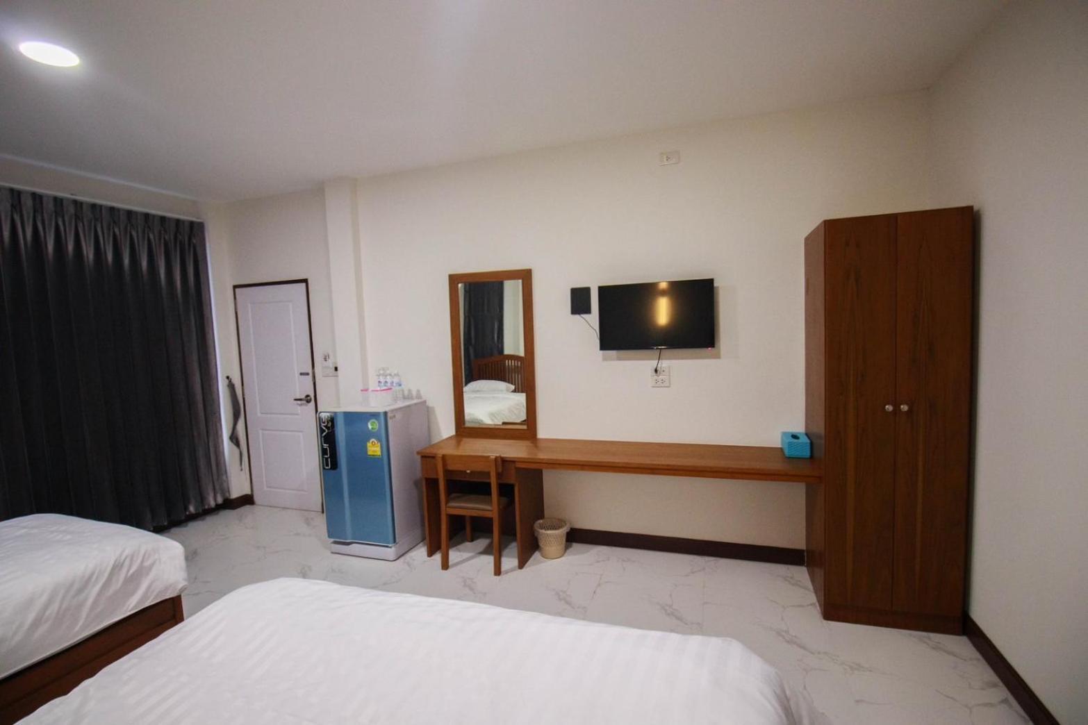 Bk Hotel Mae Sariang Exterior foto